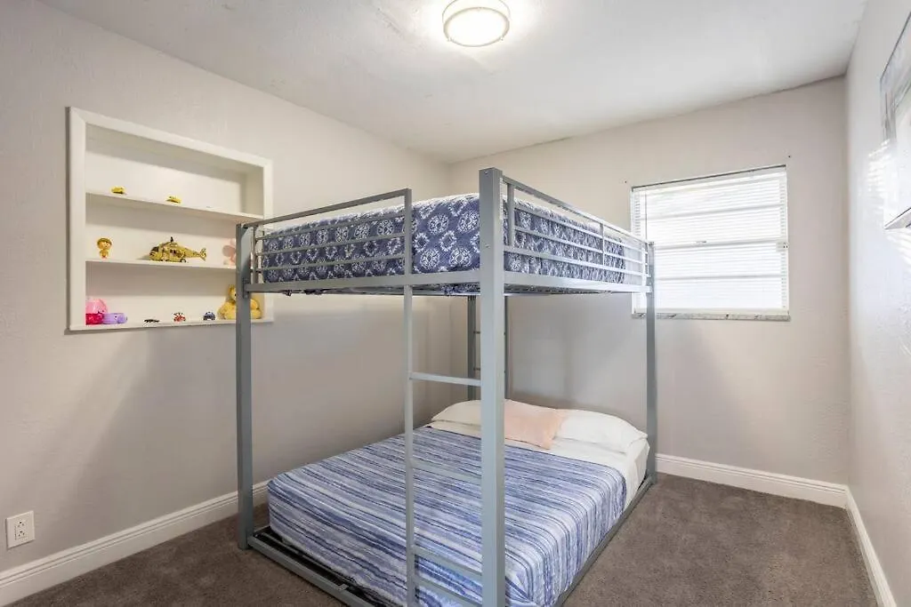 Entirehouse W/Bush Garden View_Private Heated Pool Villa Tampa